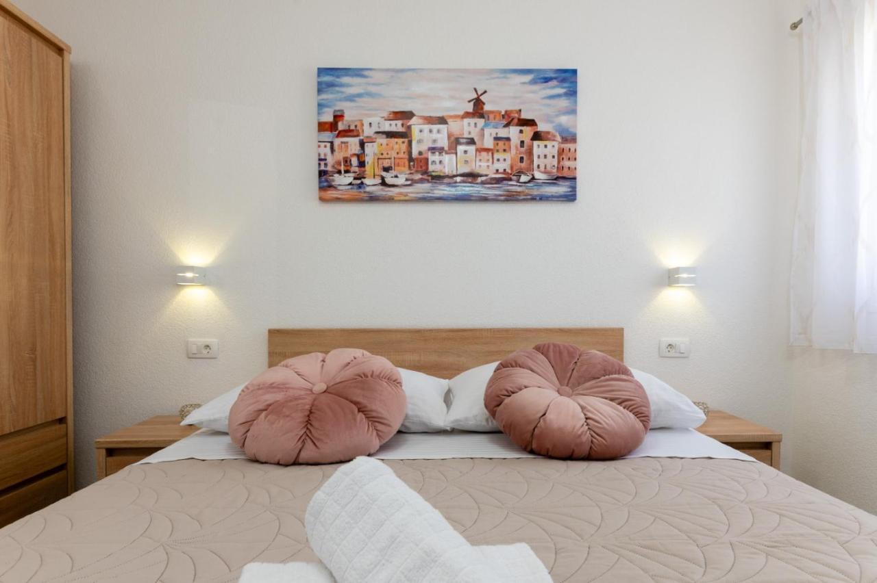 Apartment Vuletin Kaštela エクステリア 写真