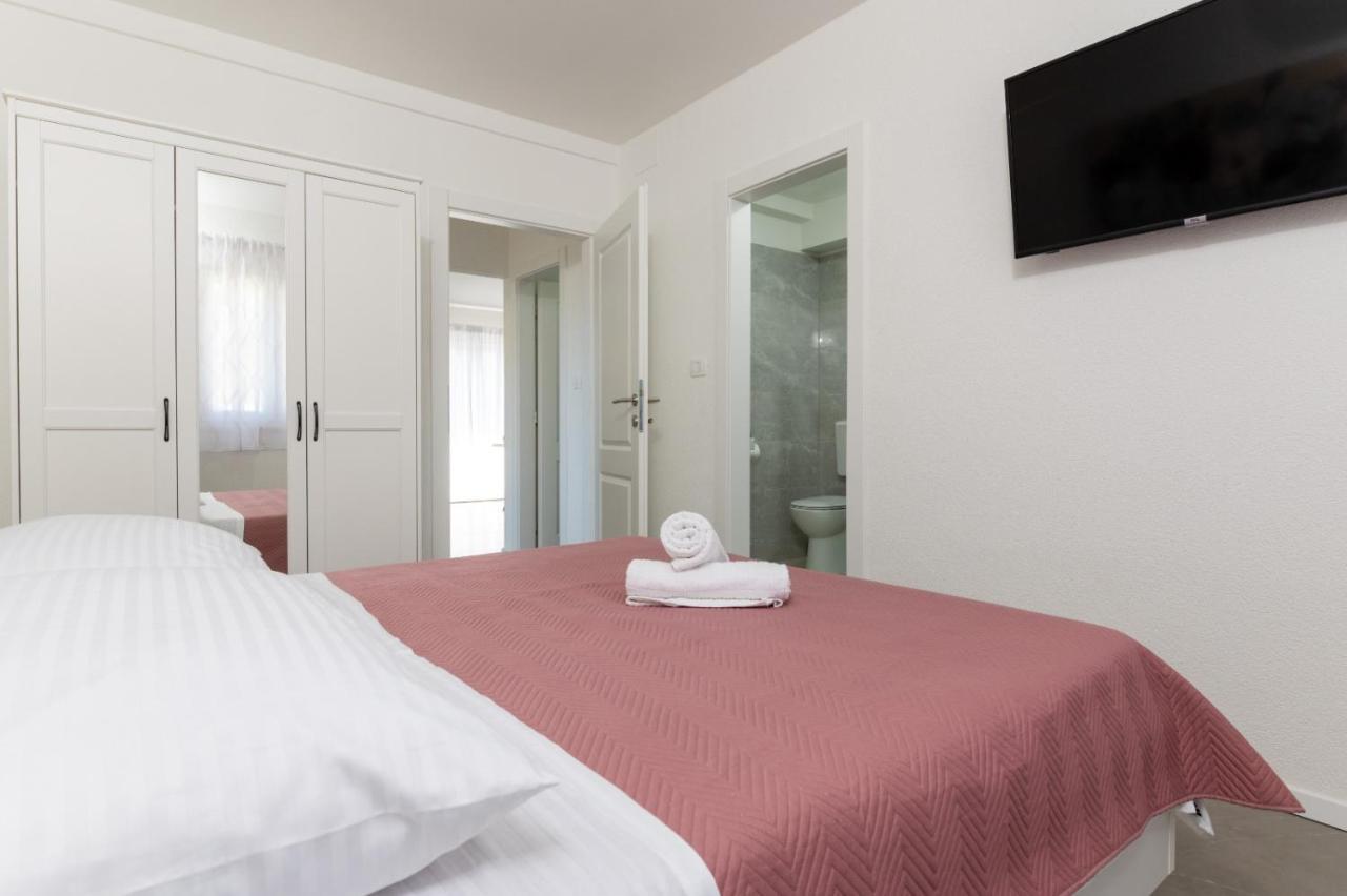 Apartment Vuletin Kaštela エクステリア 写真