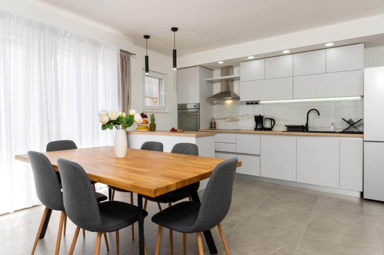 Apartment Vuletin Kaštela エクステリア 写真