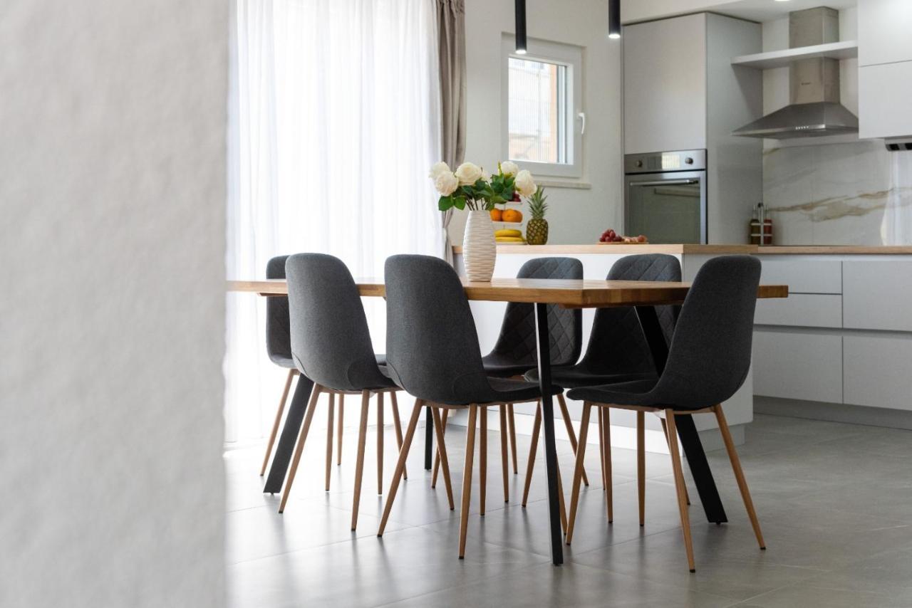 Apartment Vuletin Kaštela エクステリア 写真