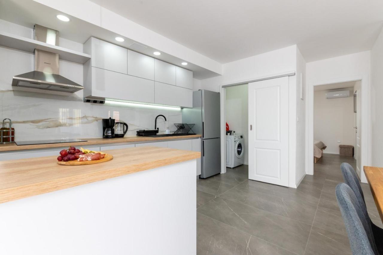 Apartment Vuletin Kaštela エクステリア 写真