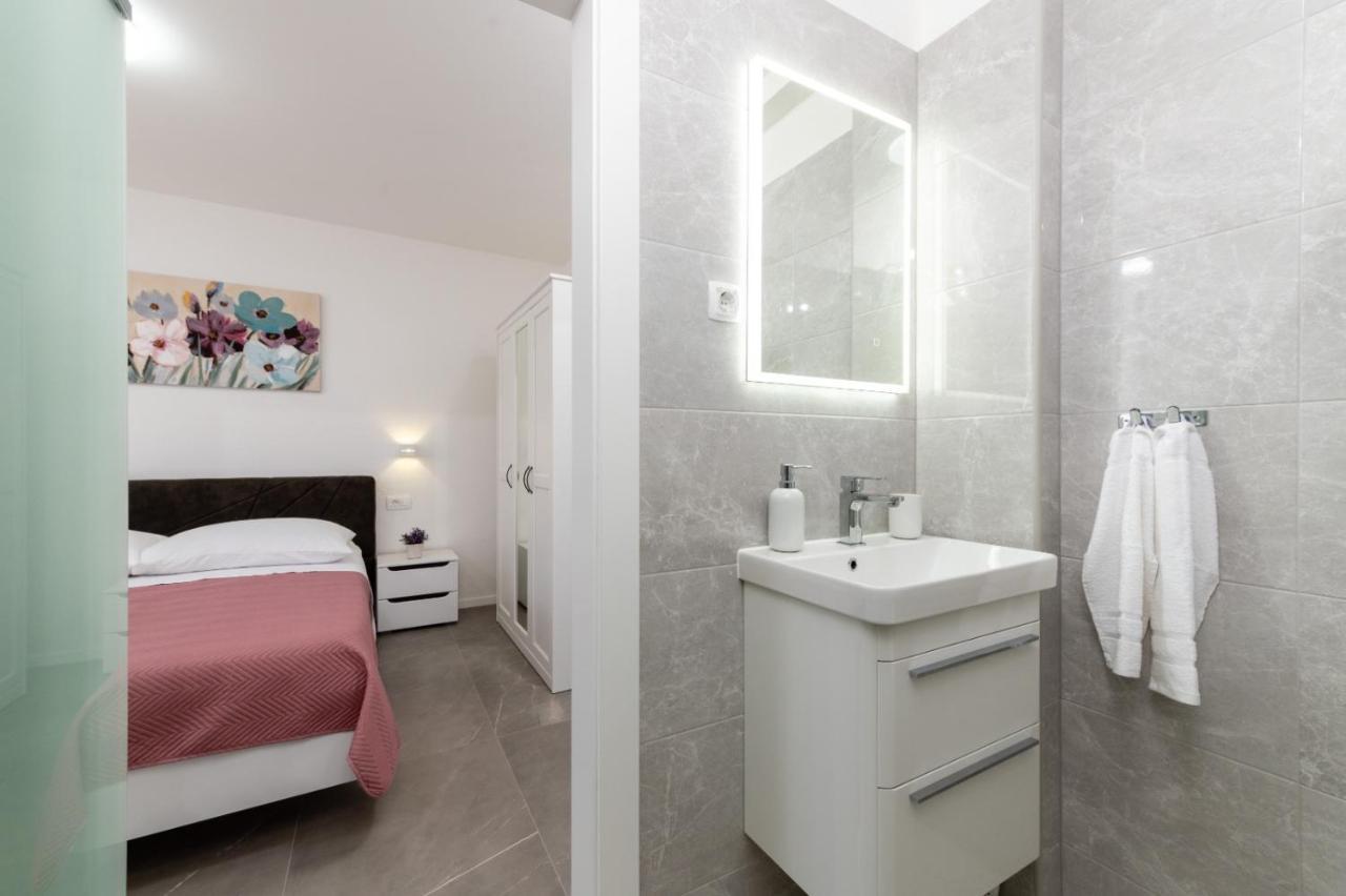 Apartment Vuletin Kaštela エクステリア 写真