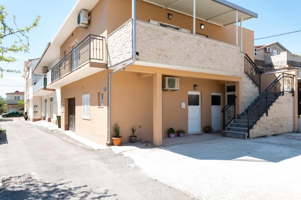 Apartment Vuletin Kaštela エクステリア 写真