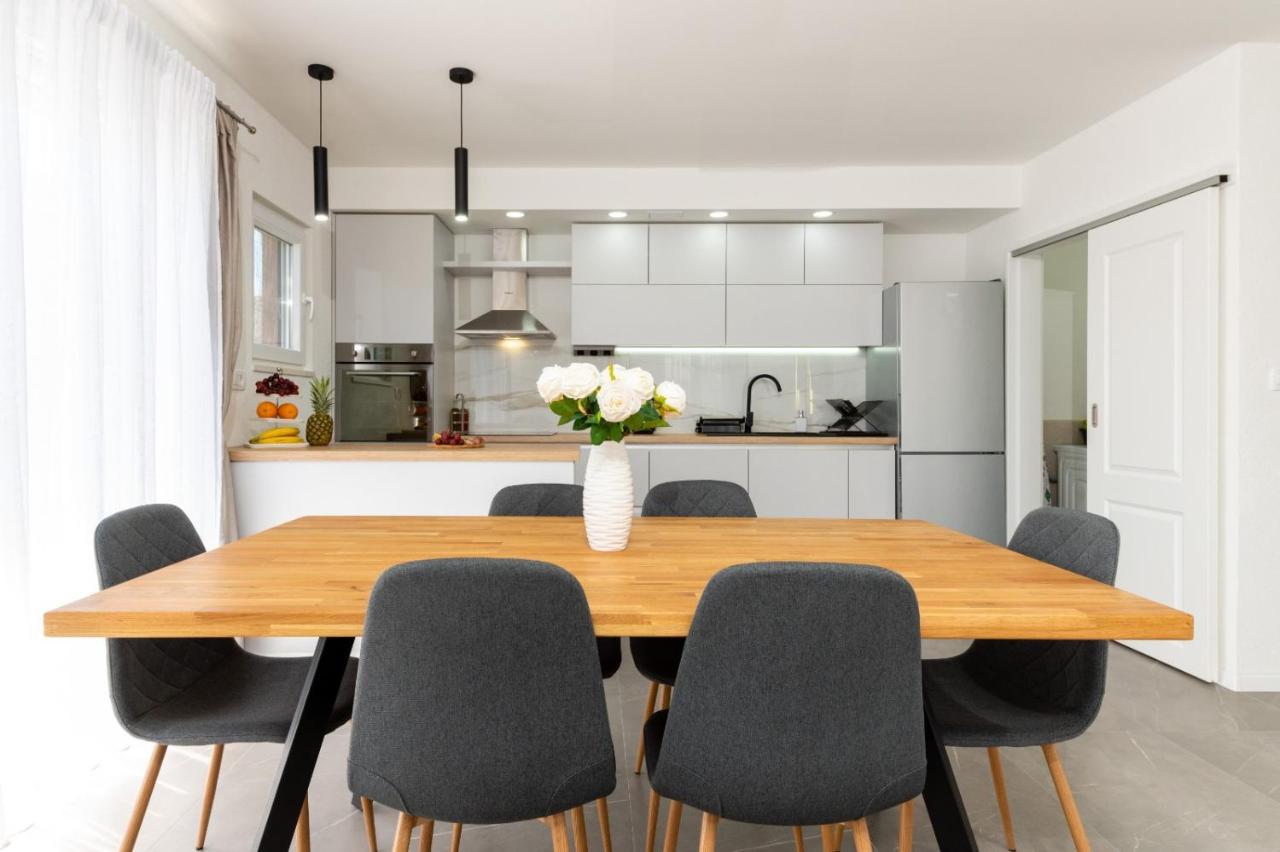 Apartment Vuletin Kaštela エクステリア 写真
